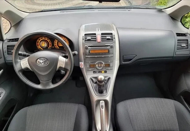 Toyota Auris cena 25000 przebieg: 158000, rok produkcji 2007 z Częstochowa małe 106